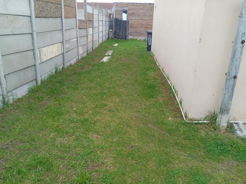 2 Bedroom Property for Sale in Pelikan Park Western Cape